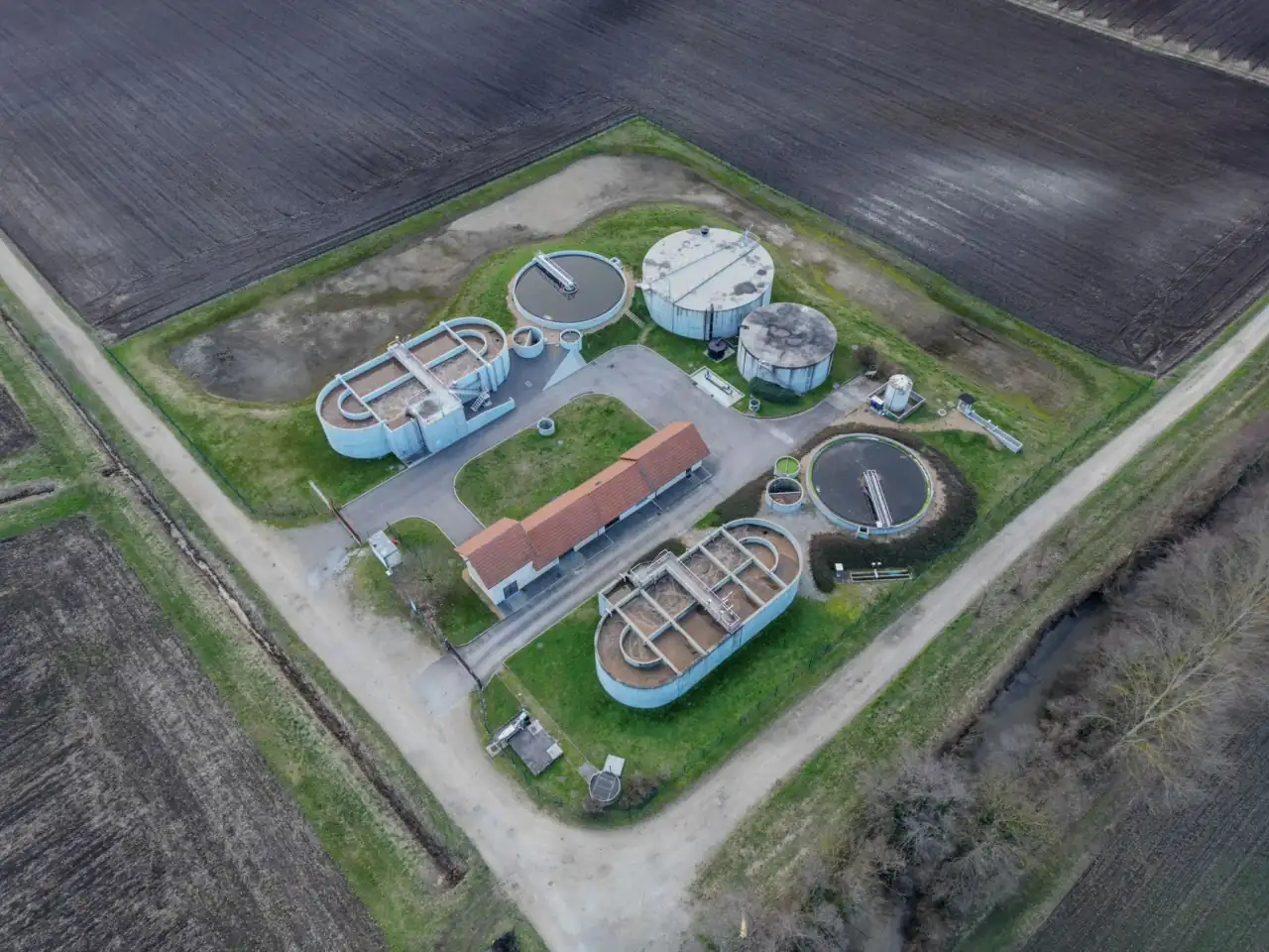 华北地区建筑外墙保温方案：XPS与EPS保温板施工案例分享