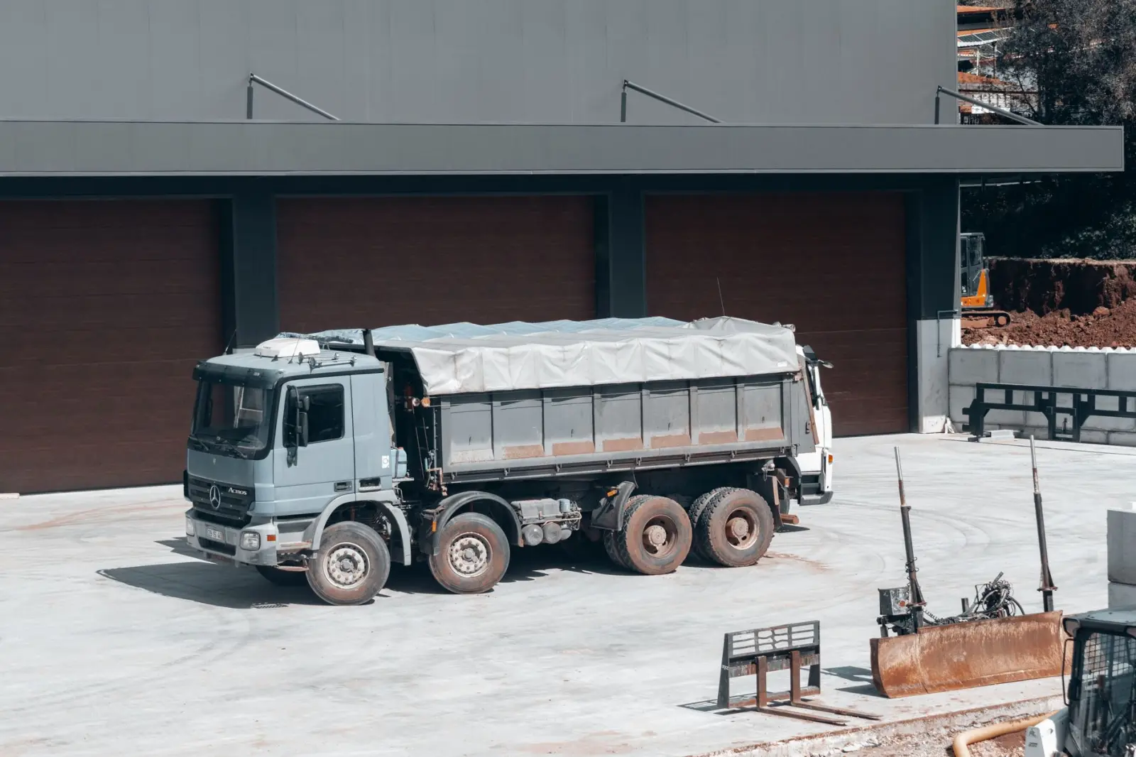 石墨聚苯板在山东建筑屋面隔热工程中的应用优势与施工要点正文配图 2